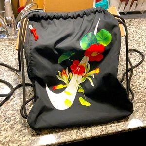 Nike pull tie runners bag. Great condition - standard size.